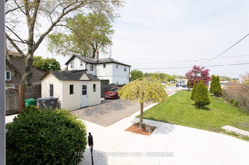 1328 Cawthra Rd, Mississauga, L5G 4K9 | Image 2