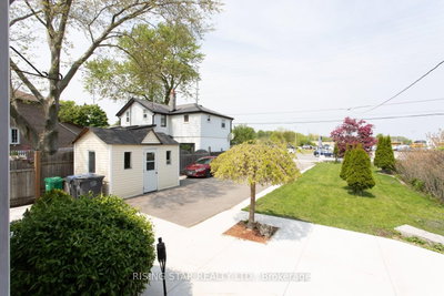 1328 Cawthra Road — photo 2