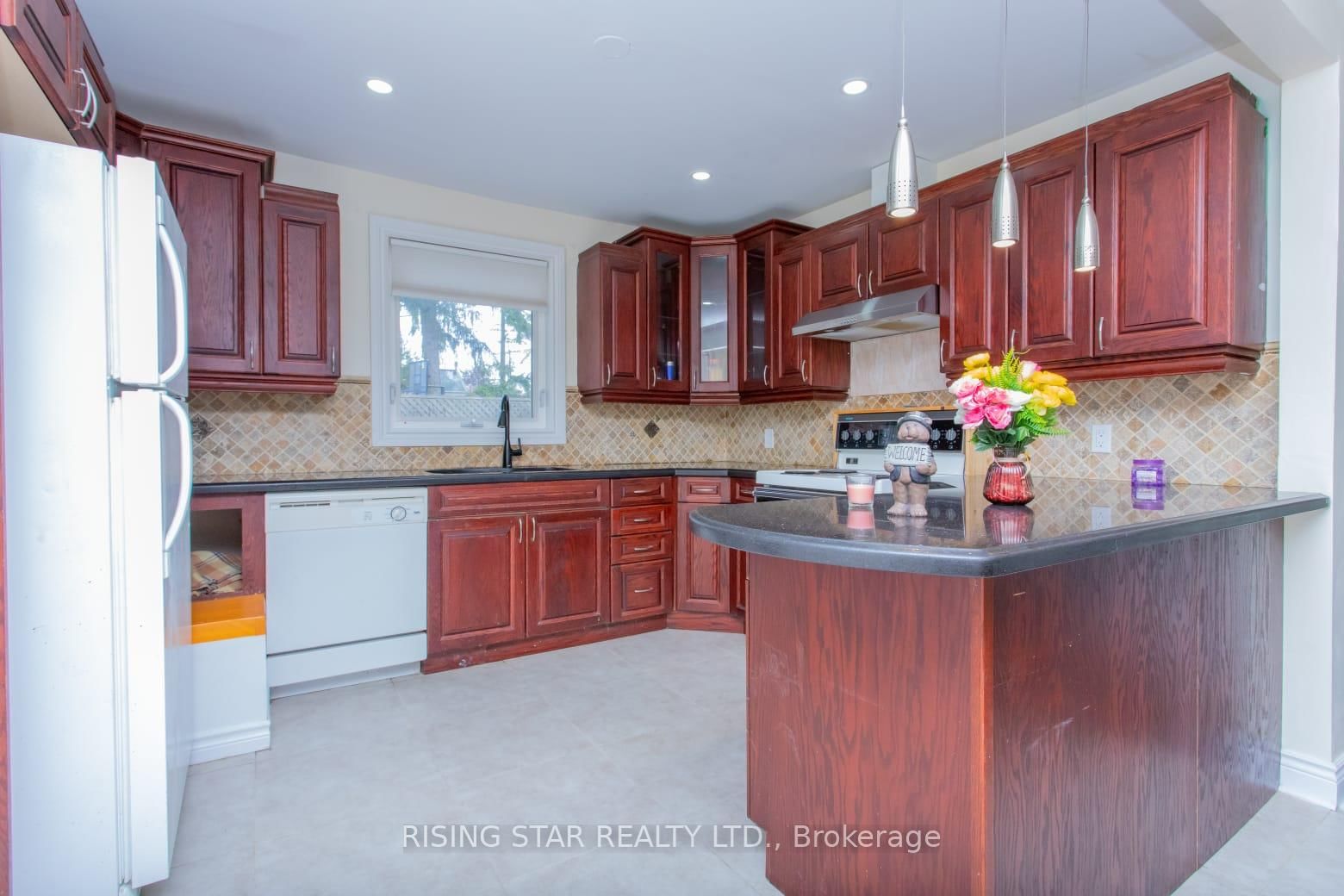 1328 Cawthra Road - Photo 25