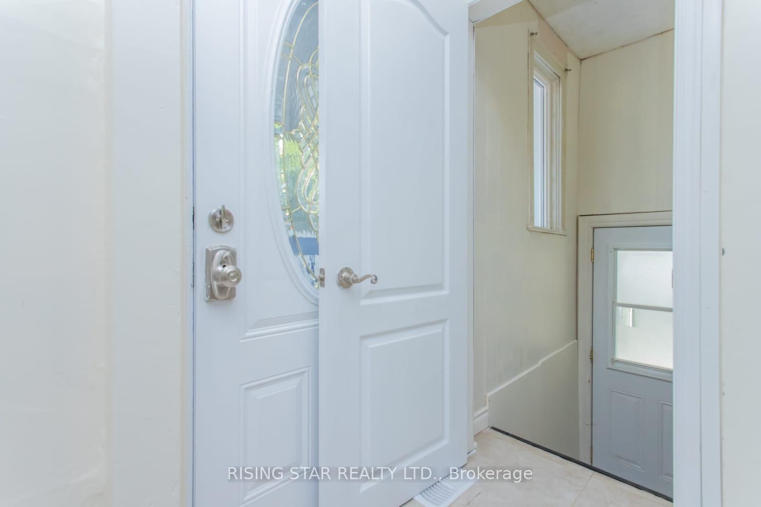 1328 Cawthra Road - Photo 9
