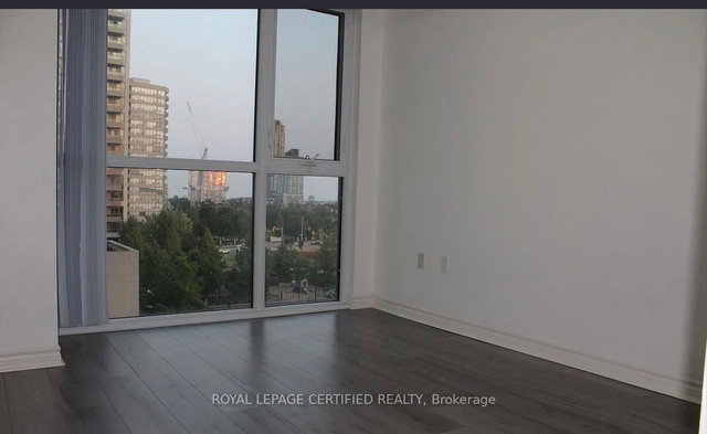 611 - 349 Rathburn Road W