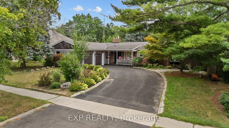 1004 Caldwell Ave, Mississauga, L5H 1Z3 | Image 2
