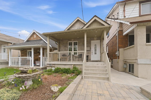 10 Cayuga Avenue
