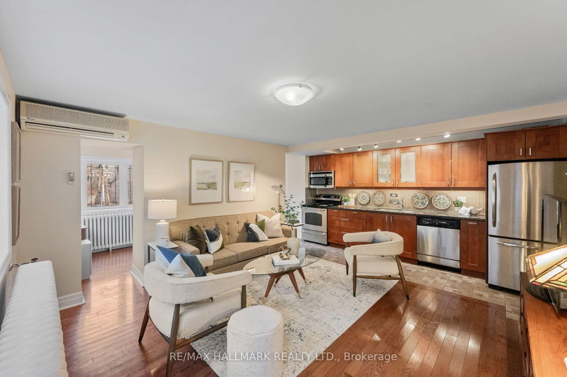 27A Ridout St, Toronto, M6R 1Z3 | Image 2