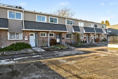 3-bed Townhouse, Condo · 2050 Upper Middle Rd