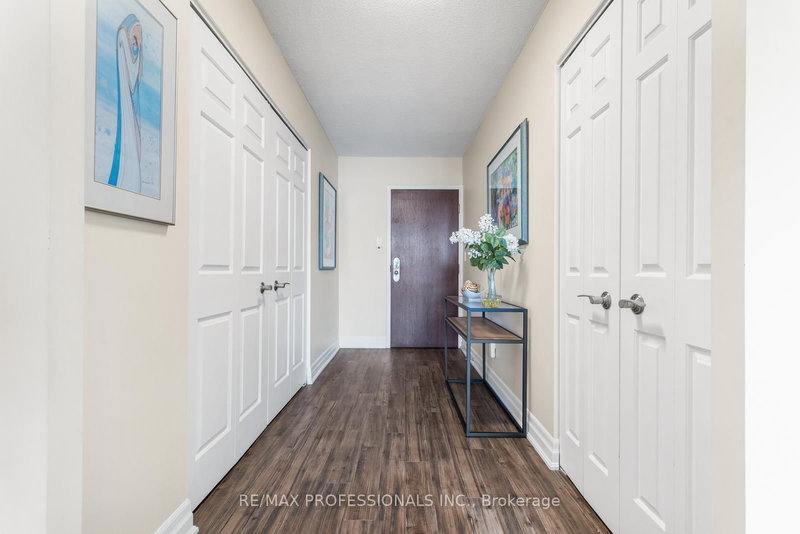 2308 - 1300 Islington Ave, Toronto, M9A 5C4 | Image 2