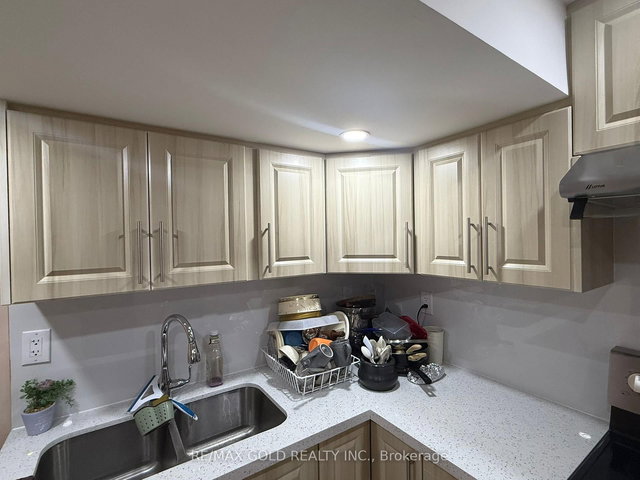 Bsmt - 35 Latania Boulevard