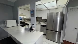 145 Hillcrest Mississauga,ON L5B 3Z1 — Photo 2