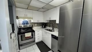 145 Hillcrest Mississauga,ON L5B 3Z1 — Photo 4