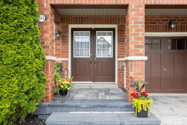 2313 Saddlecreek Crescent