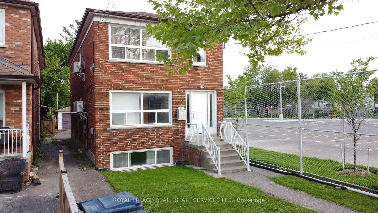 11 Dennis Avenue - Photo 2