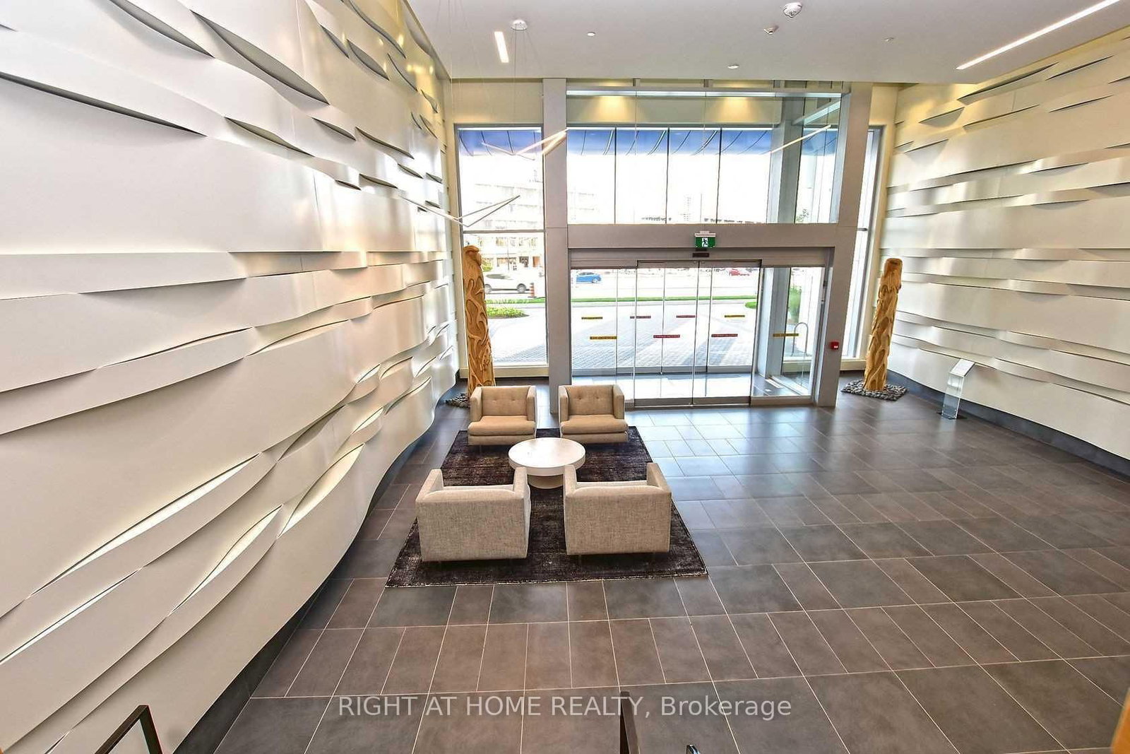 2520 Eglinton Avenue W, Unit 1817 - Photo 7