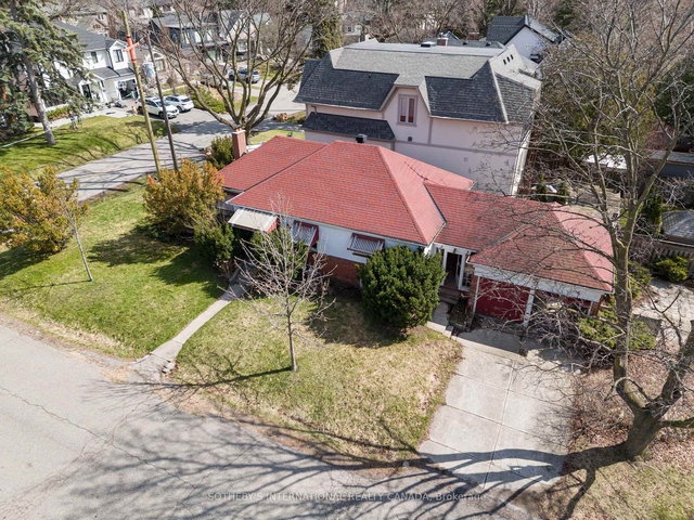 47 Grenview Boulevard S