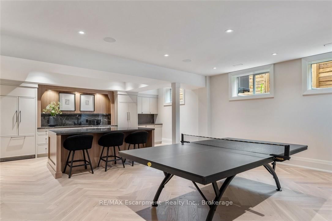 304 Pomona Avenue • Burlington, ON photo 37
