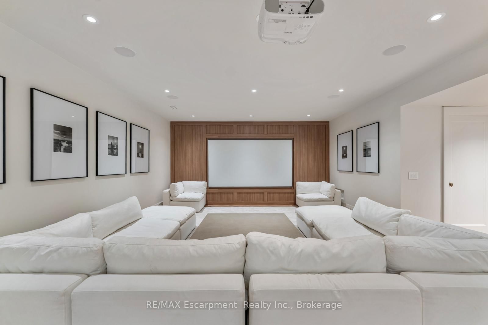 304 Pomona Avenue • Burlington, ON photo 38