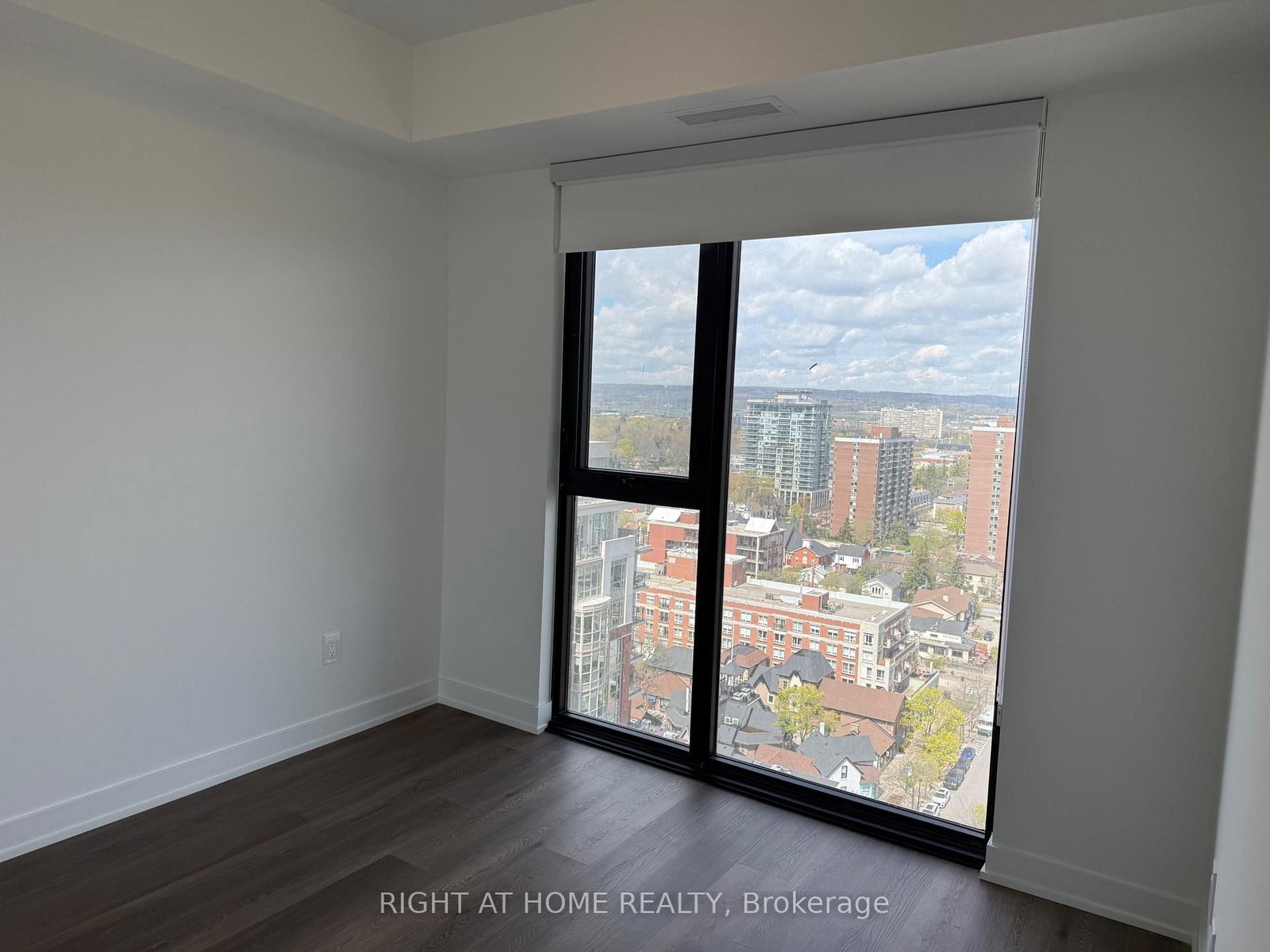 2075 Lakeshore Road, Unit 1710 - Photo 11