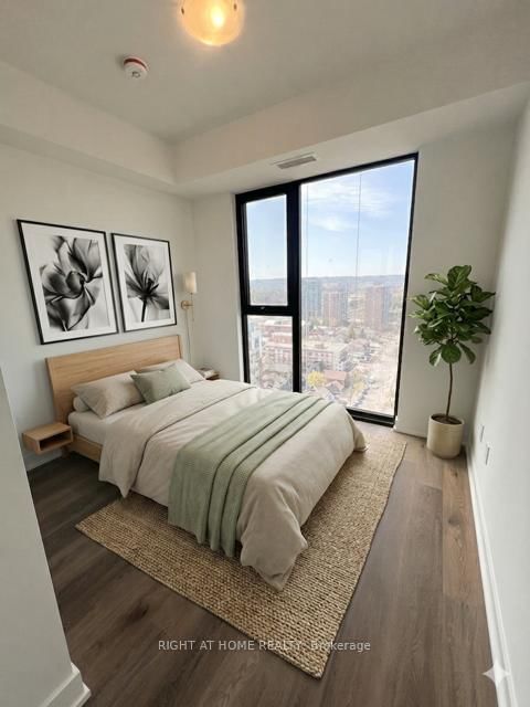 1710 - 2075 Lakeshore Road
