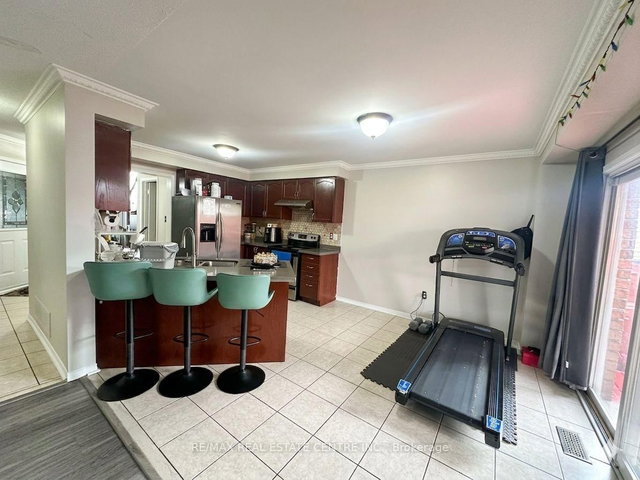 82 Earl Grey Crescent