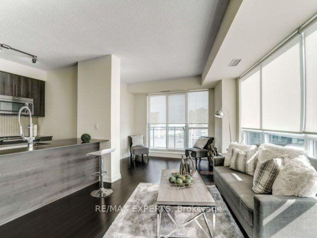 1002 - 510 Curran Place