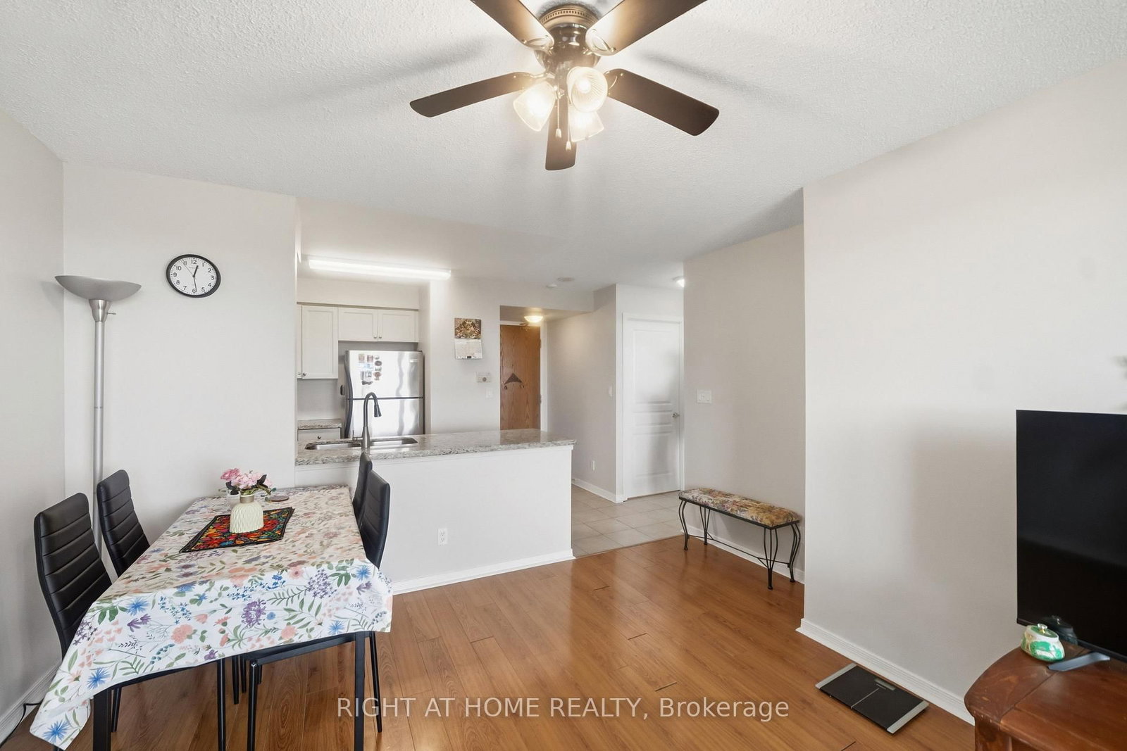 4879 KIMBERMOUNT Avenue, Unit 607 - Photo 12