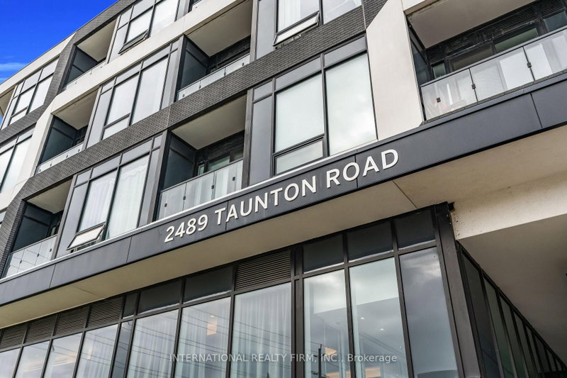 916 - 2489 Taunton Road