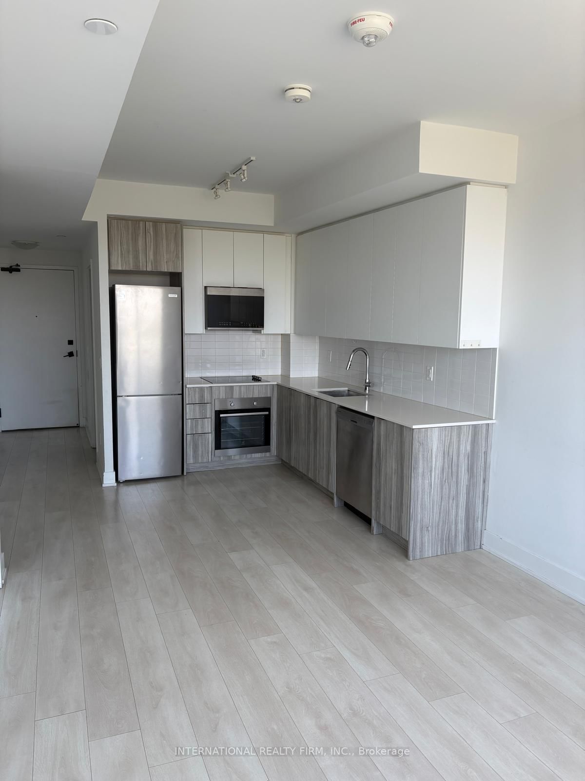 2489 Taunton Road, Unit 916 - Photo 3