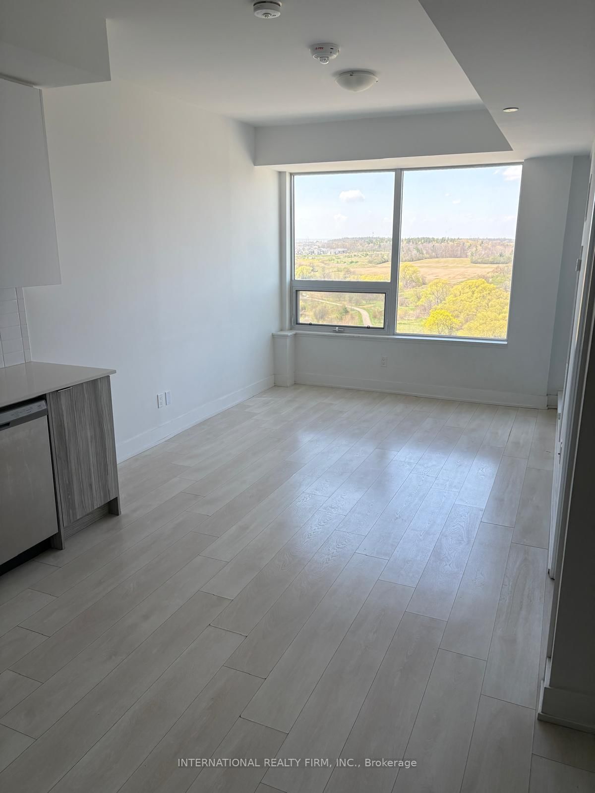 2489 Taunton Road, Unit 916 - Photo 5
