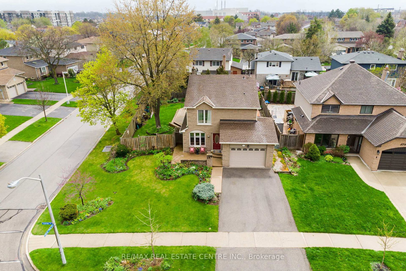 569 Vanier Drive - Photo 2