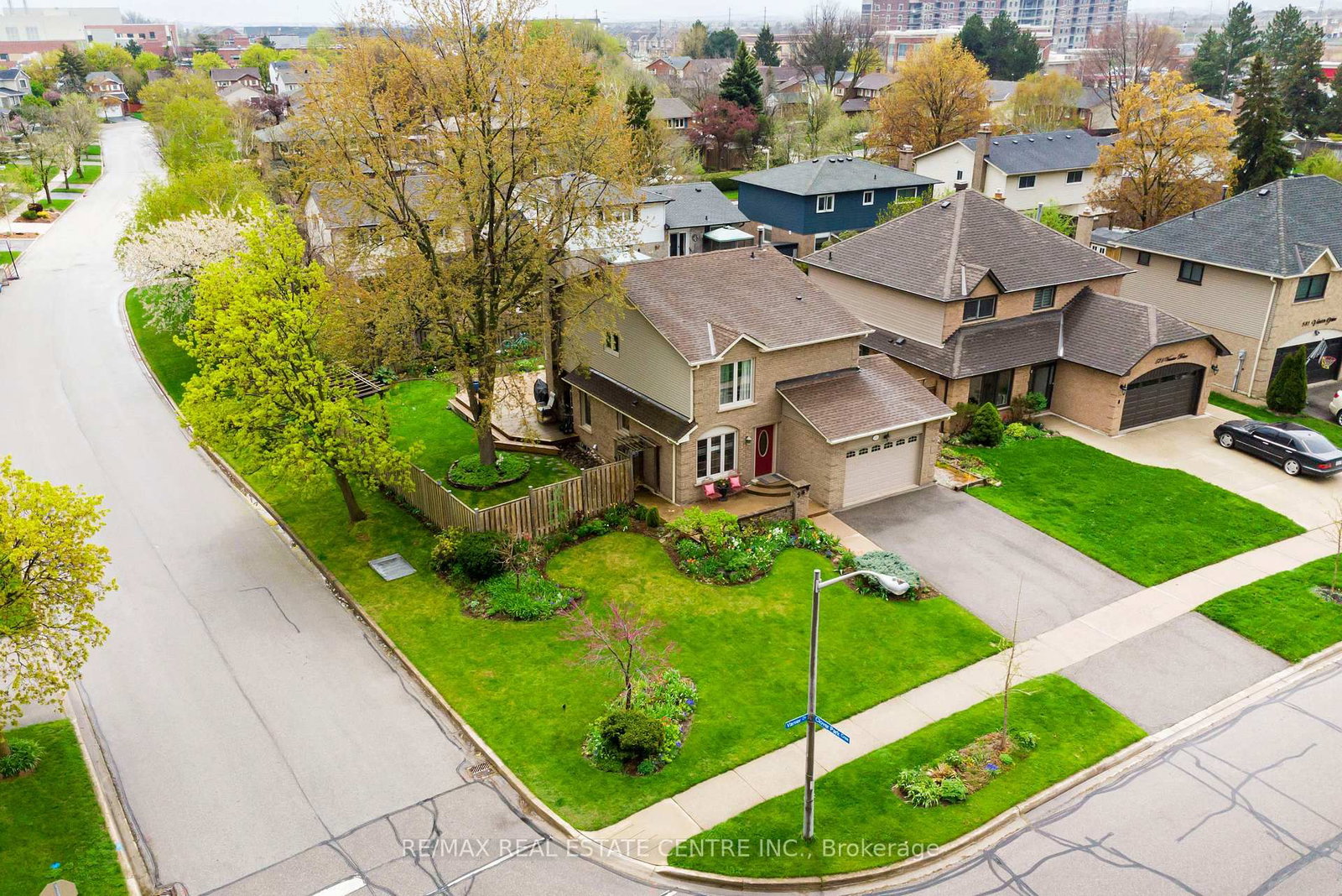 569 Vanier Drive - Photo 3