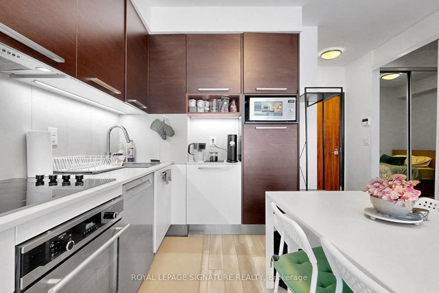 301 - 36 Park Lawn Road