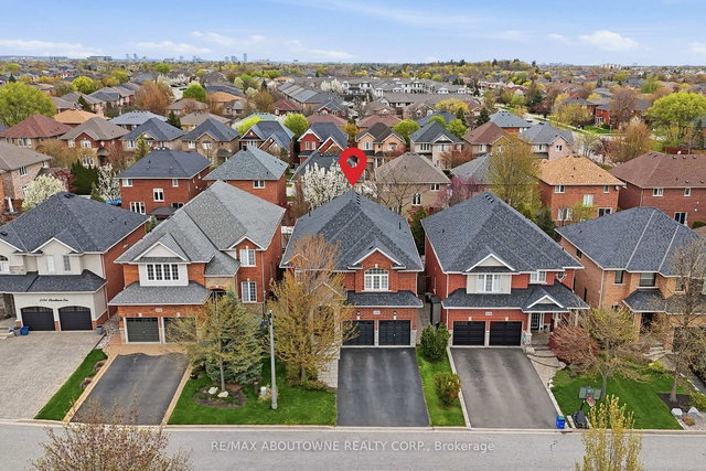 2202 Brookhaven Crescent