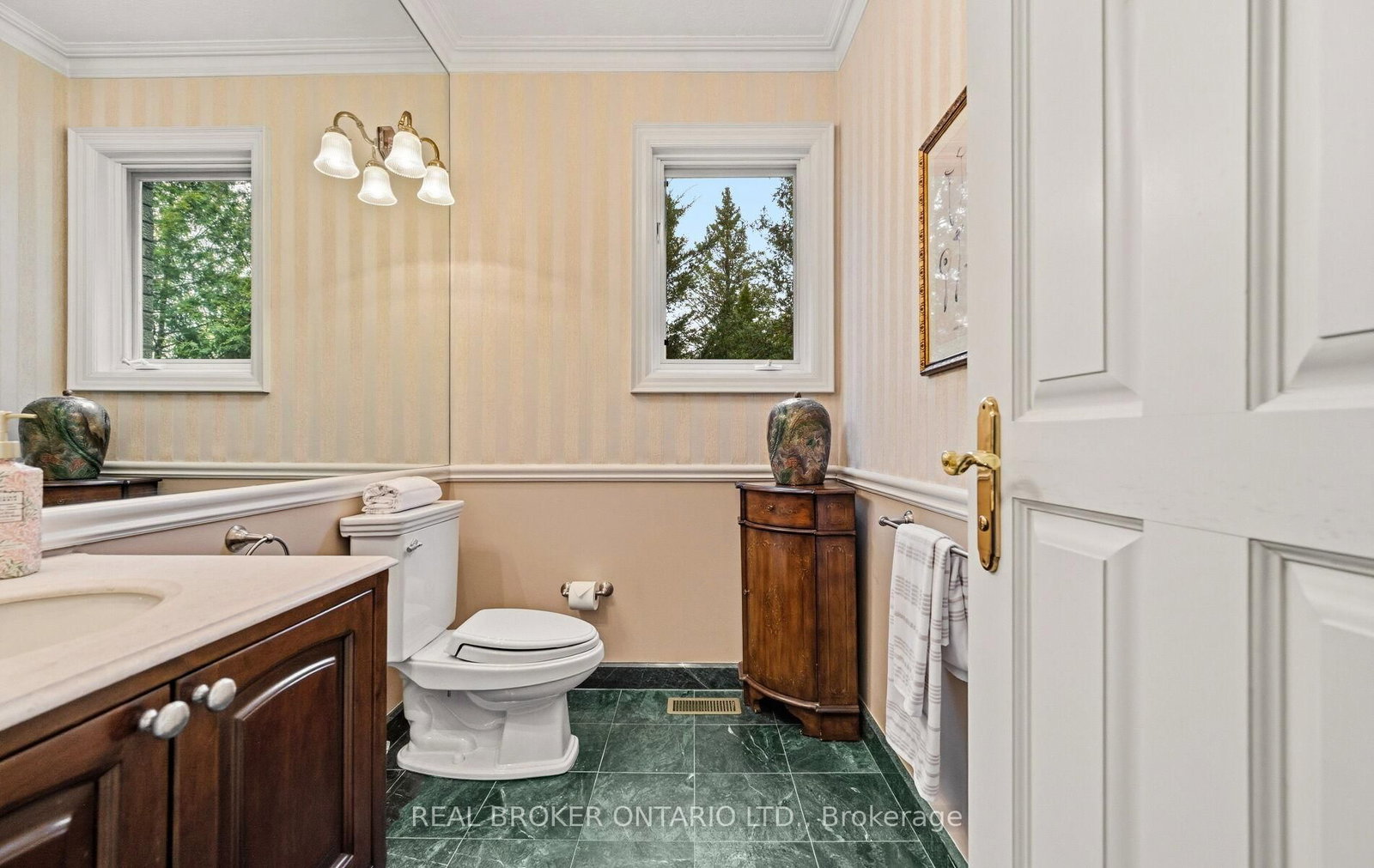 37 Lorraine Gardens - Photo 32