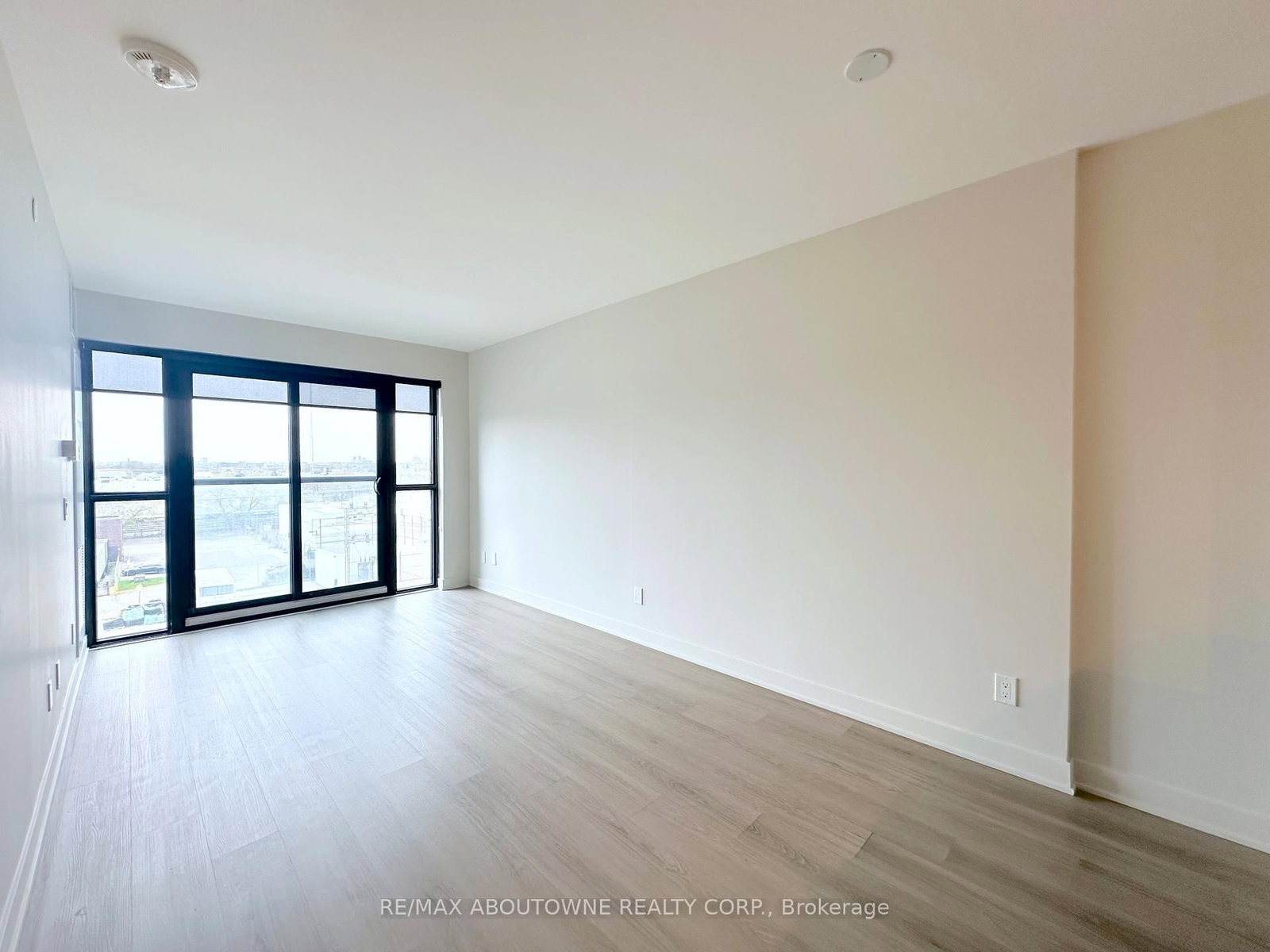 514-3385 Dundas Street, Toronto, ON, photo 5