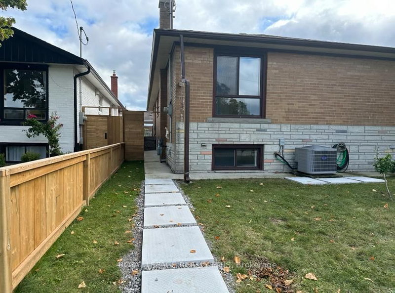 64 Stevenharris Dr, Toronto, M9C 1V1 | Image 2