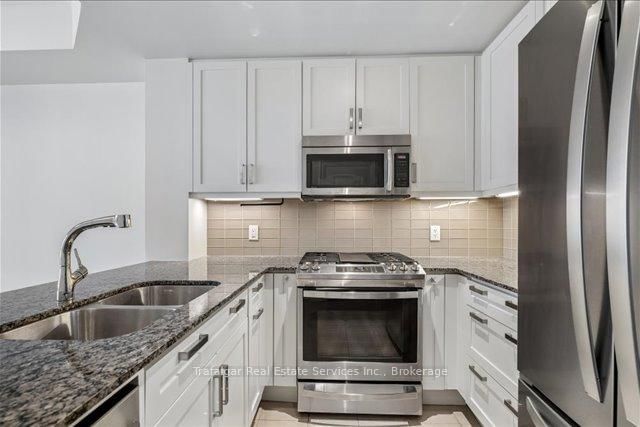 11 Bronte Road, Unit 327 - Photo 12
