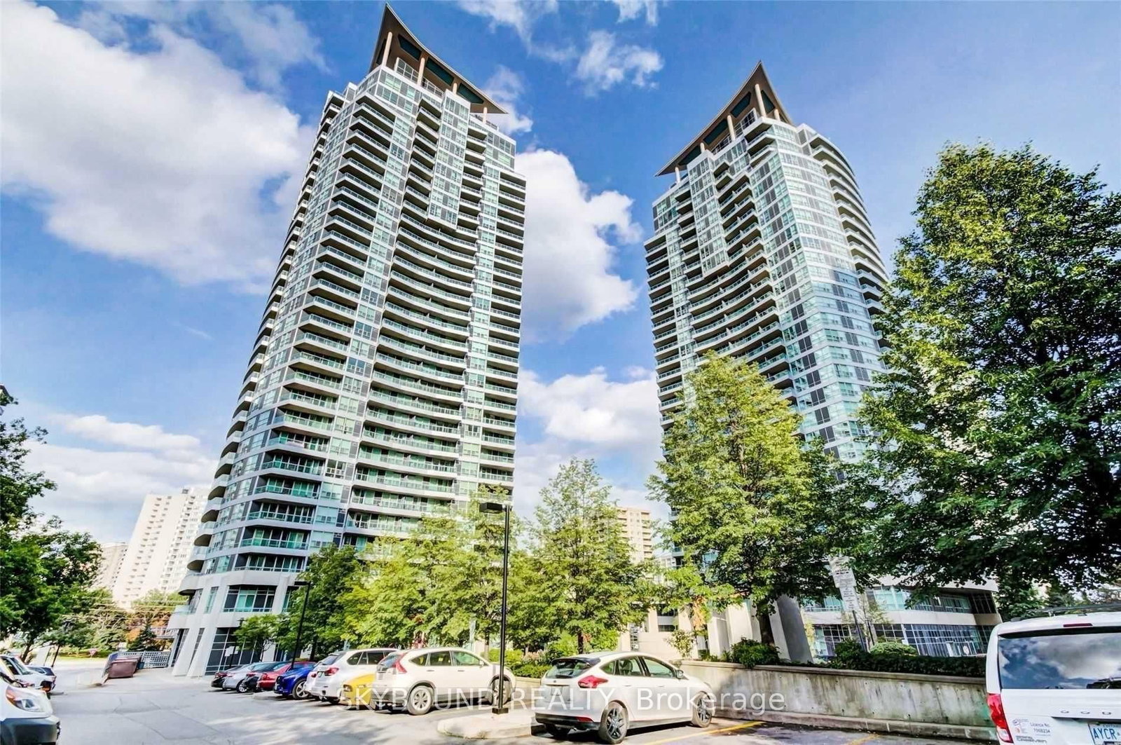 33 Elm Drive W, Unit 807