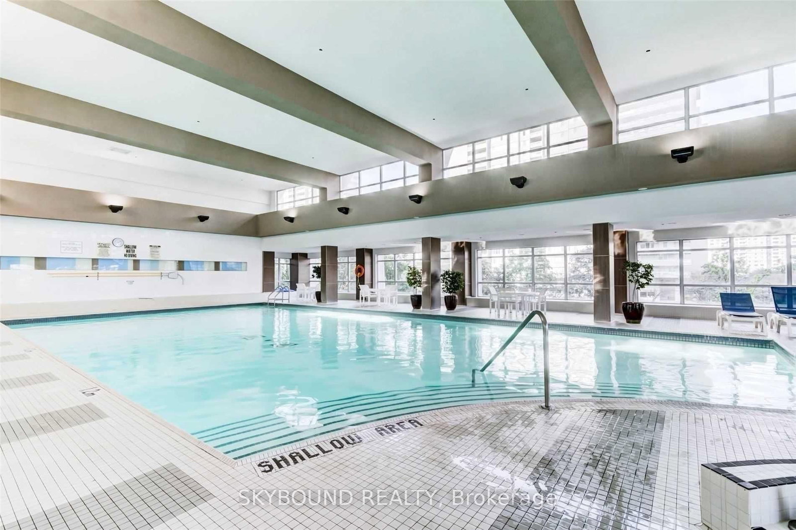 33 Elm Drive W, Unit 807 - Photo 3