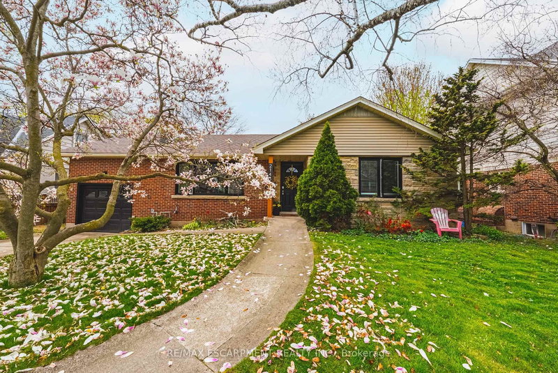 home for sale on 2143 Deyncourt Drive