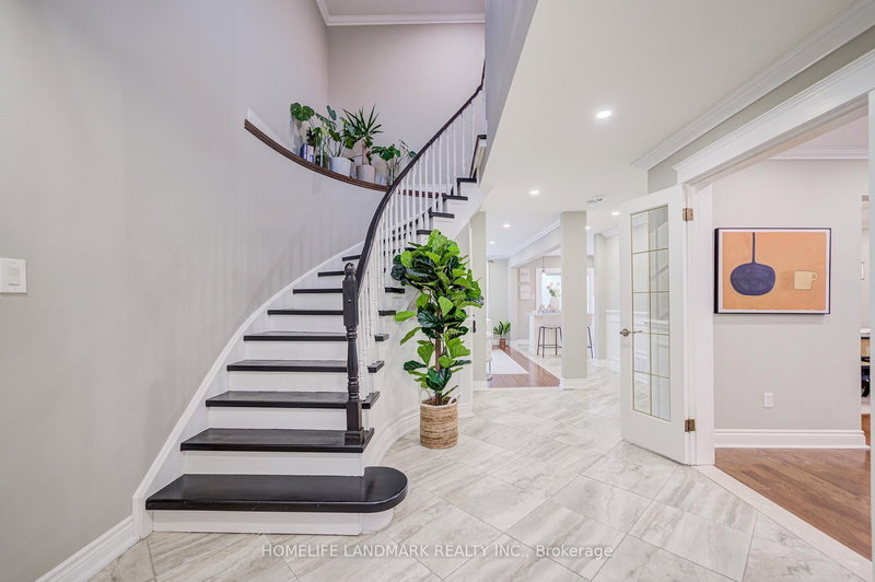 2105 Folkway Dr, Mississauga, L5L 3G3 | Image 3