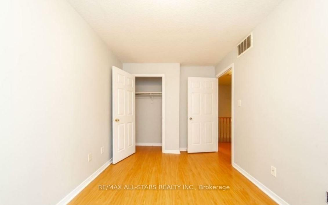 37 Four Winds Drive, Unit 105 - Photo 17