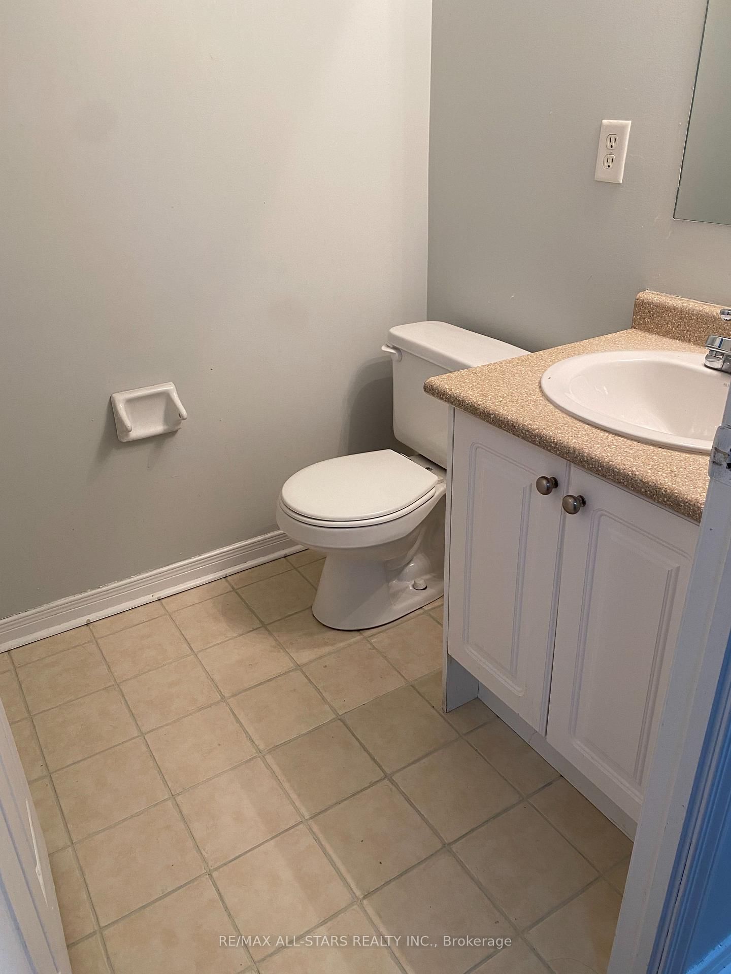 37 Four Winds Drive, Unit 105 - Photo 24