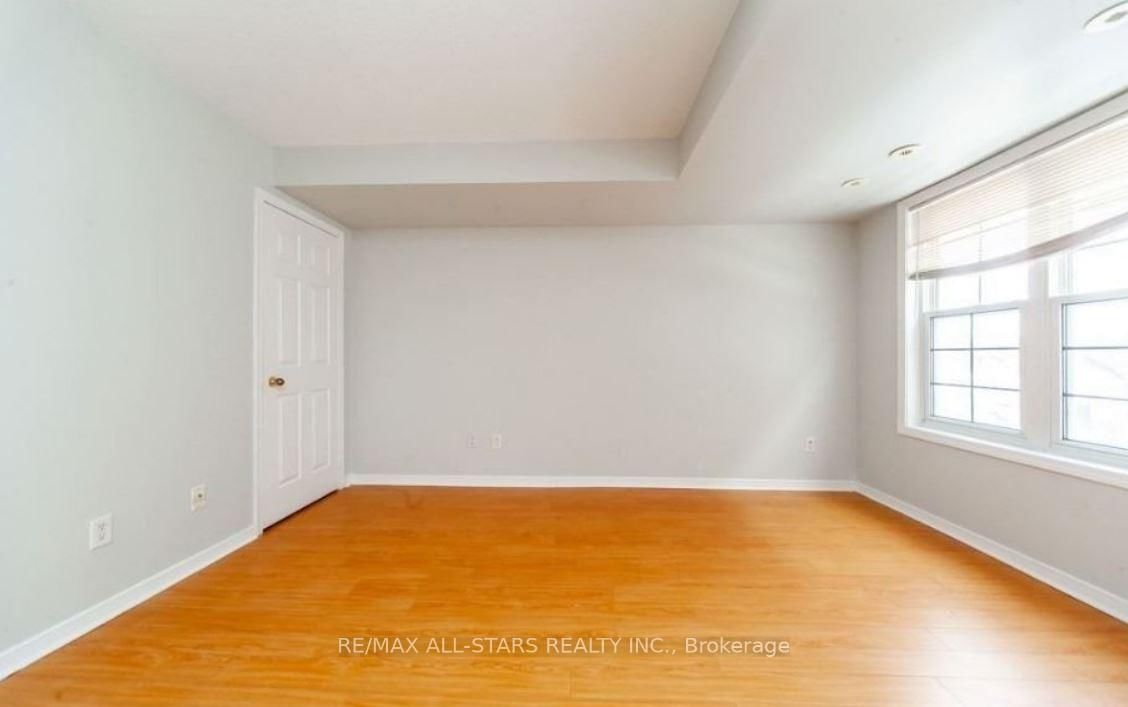 37 Four Winds Drive, Unit 105 - Photo 8
