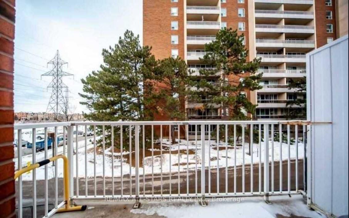 37 Four Winds Drive, Unit 105 - Photo 9