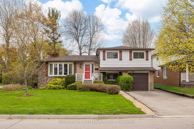 39 Greystone Crescent