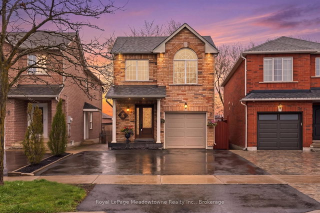40 Coolspring Crescent N