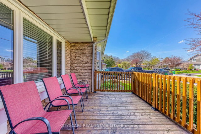 3272 Kings Masting Crescent
