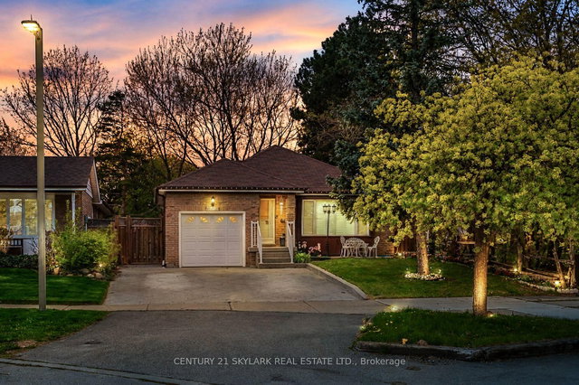 3353 Martins Pine Crescent