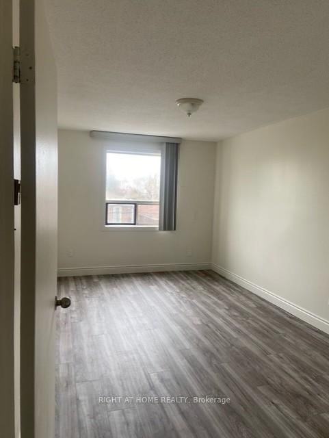 B - 3358 Lake Shore Boulevard W