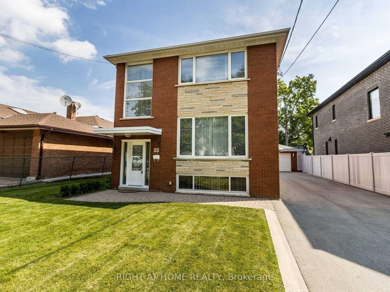 23 Blue Springs Rd, Toronto, M6L 2T5 | Image 3