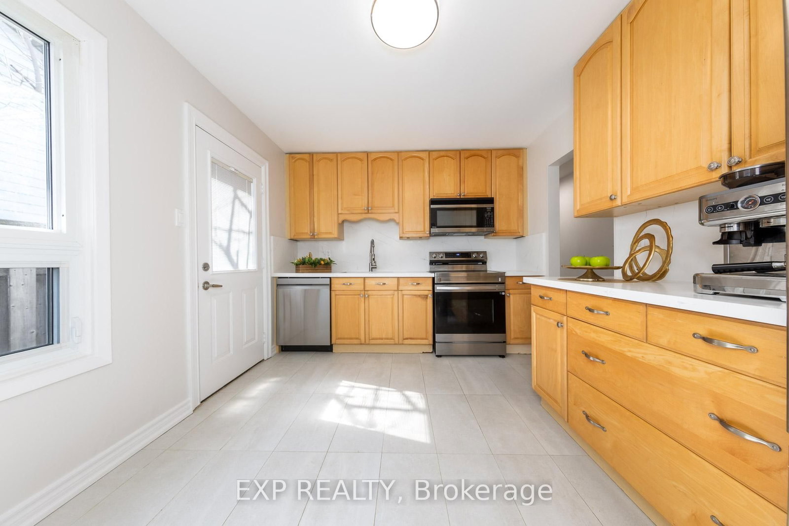 584 Elliott Crescent - Photo 14